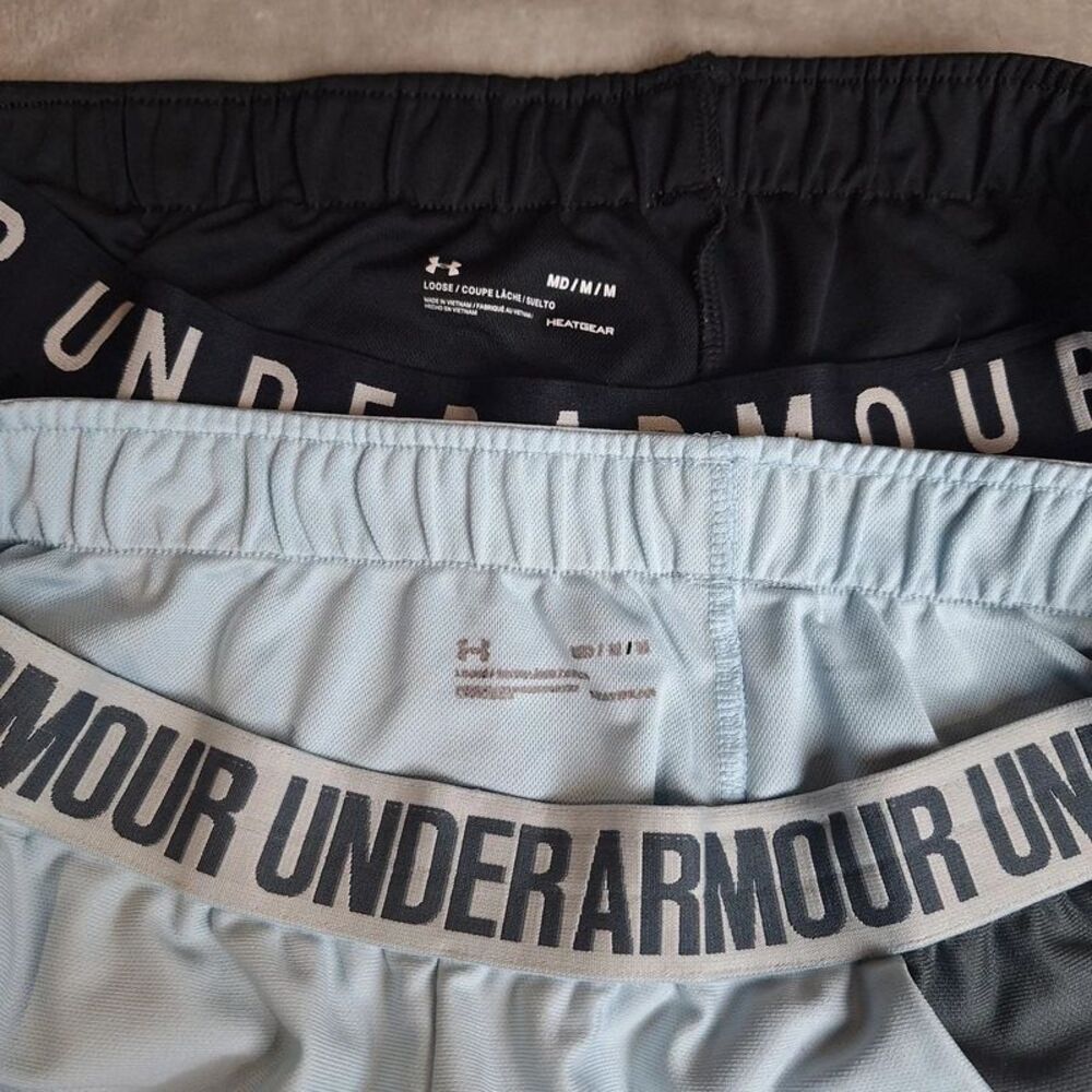 2 Pair Women's Under Armour Loose Heat gear Shorts - Picture 3 of 5